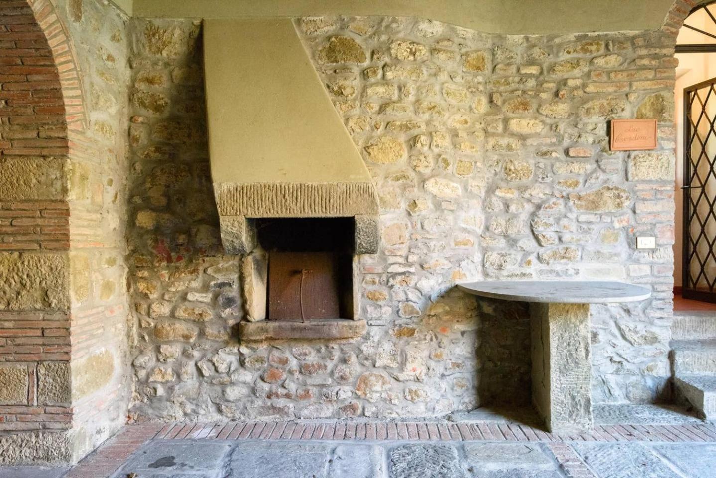 Agriturismo Fattoria Celle فيليني فالدارنو الغرفة الصورة